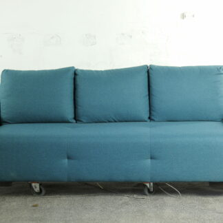 Триместен диван