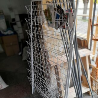 Стелаж за вестници